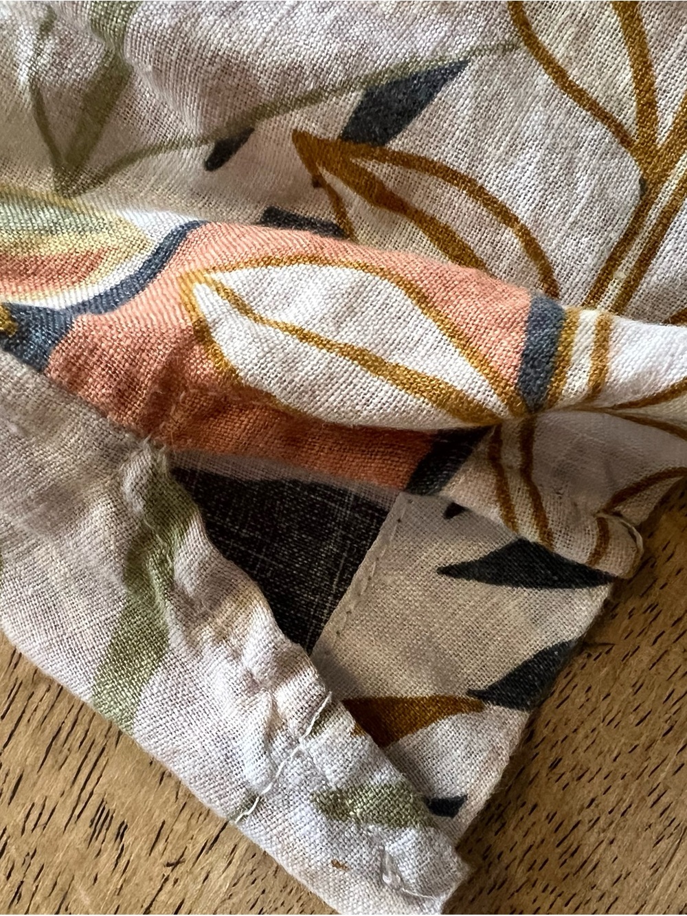 Button Front Tropical Print Tank Top 100% Linen - Picture 10 of 13